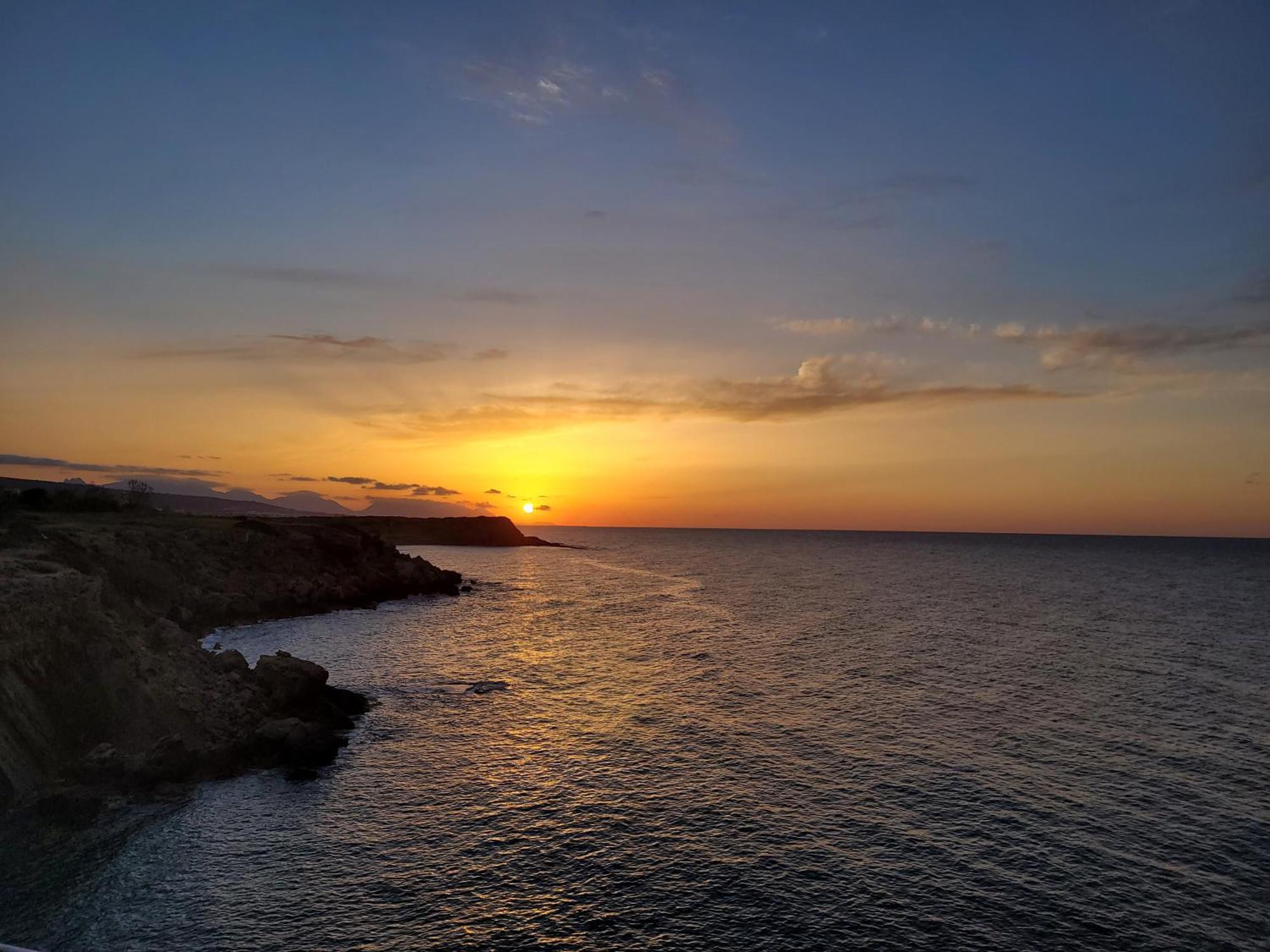 Sea And Mountain View Beachfront Penthouse Yali Extérieur photo